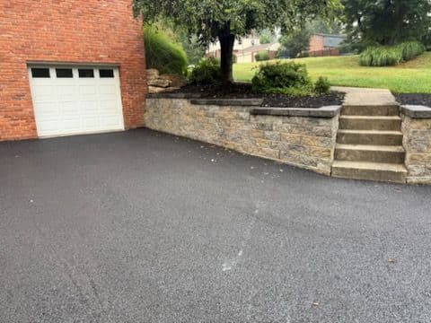 Gallery photos for Stunning Stone Wall and Driveway Upgrade: Image #1