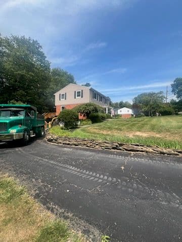 Gallery photos for Stunning Stone Wall and Driveway Upgrade: Image #2
